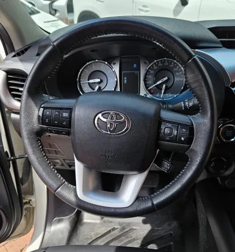 Toyota Hilux 2.4 Diésel 4X4