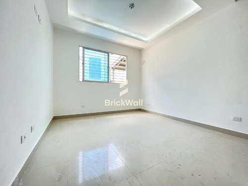 Exclusiva Casa Con Jacuzzi En El Proyecto Cerrado Llanos Gurabo