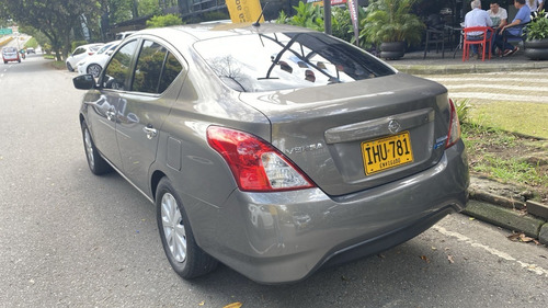 Imagen 5 de 18 de Nissan Versa Advance 2016