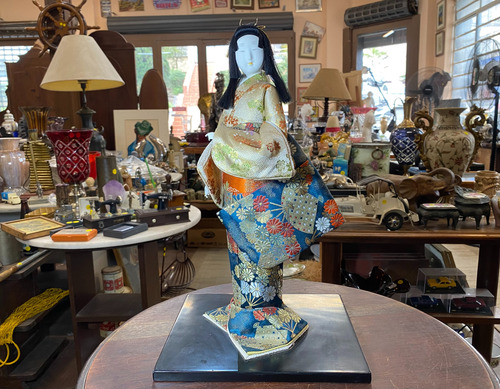 Boneca Gueixa Japonesa Antiga Em Porcelana Com Kimono (Usado)