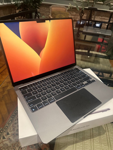 Macbook Air, 256ssd 8gb Ram, 2022 Espacial (Usado)