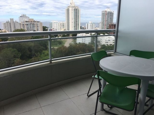 Venta De Apartamento 2 Dormitorios En Brava, Punta Del Este.