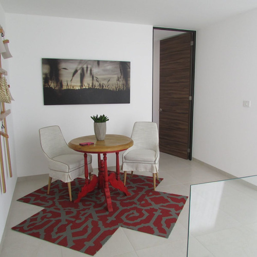 Estrena Casa En Zibata, 3 Recamaras Jardín, Sala Tv, Terraza Techada, Alberca.