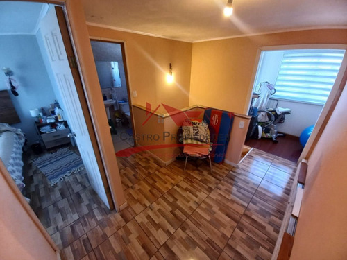 Hermosa Casa De Dos Pisos, 4 Dormitorios Y 2 Baños, Paine