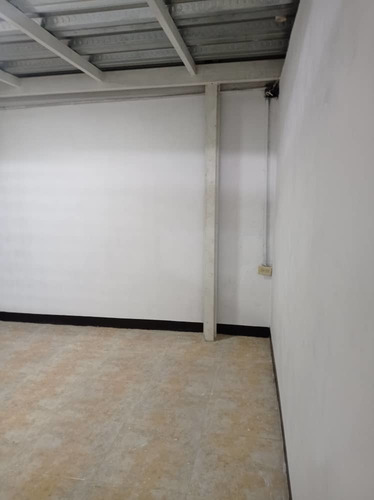 Imagen 9 de 14 de Se Vende Galpon En Cagua 04145880139
