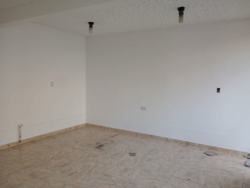 Imagen 4 de 6 de Local Calle 3 Entre 45 Y 46
