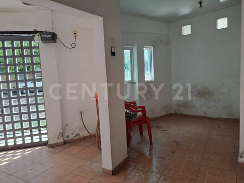 Se Vende Casa En Col. Juan Jose Rios Ii En Villa De Alvarez, Colima