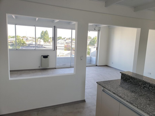 Imagen 2 de 11 de Departamento En Venta En Quilmes