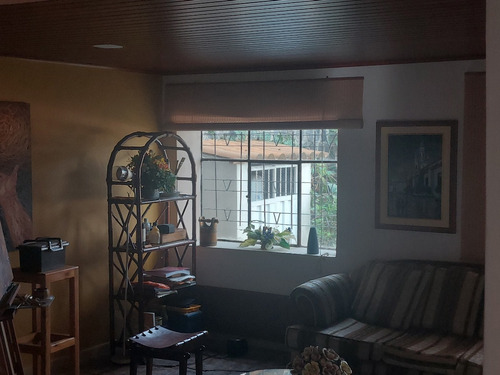 Bonita Casa Con Amplio Terreno