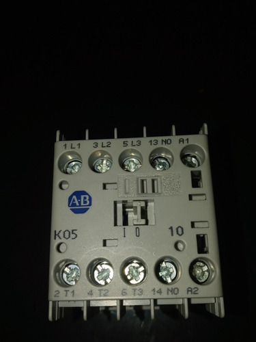 Contactor Trifasico 5 Amp. Bobina 120 Vac. 100-k05d10 (Usado)