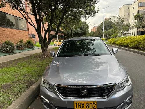Peugeot 301 1.6 Allure Automático