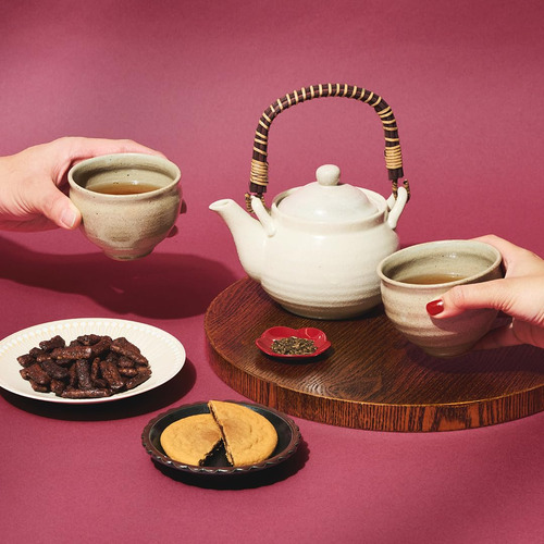 Caja Japonesa De Aperitivos Mochi Y Té Desde Japón