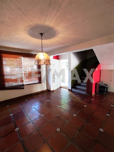 Imagen 3 de 14 de Townhouse Cantarrana Urb. Santa Helena Townhouse Listo