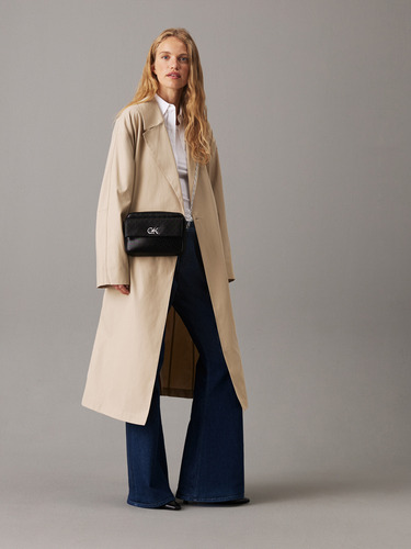 Bolso Negro Cruzado Con Monograma Calvin Klein