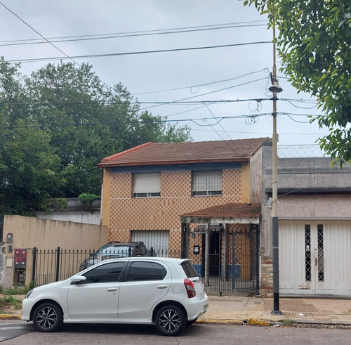 Venta De Ph 4 Ambientes En Ciudadela Con Patio 