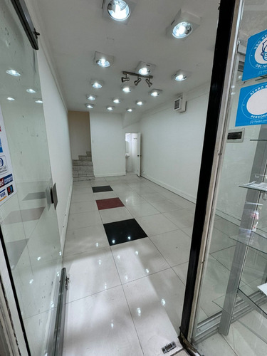 Amplio Y Cómodo Local Comercial En Zona Céntrica