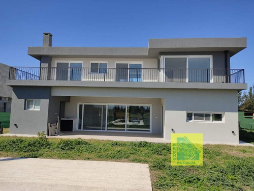 Casa En Venta En Carlos Spegazzini