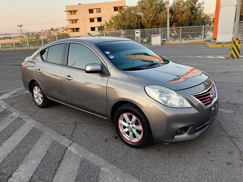 Nissan Versa 1.6 Advance 5vel Mt