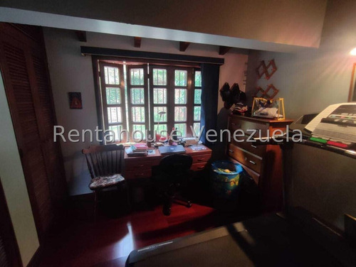 Bella Casa Bien Distribuida De MĂșltiples Niveles En Venta Ubicada En Los Naranjos Del Cafetal 25-6495