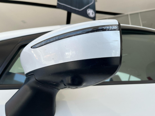 Nissan Versa 1.6 Exclusive Navi At