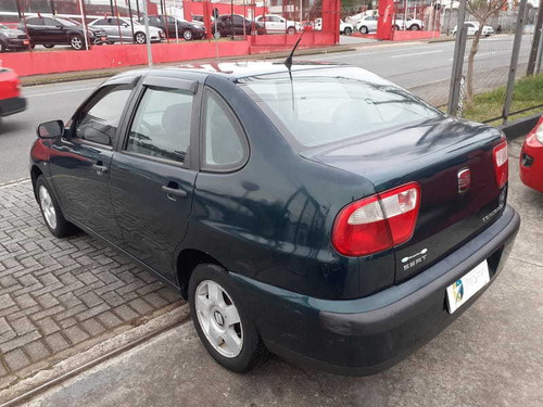 Imagem 4 de 10 de Seat Cordoba 1.6 4p 2000