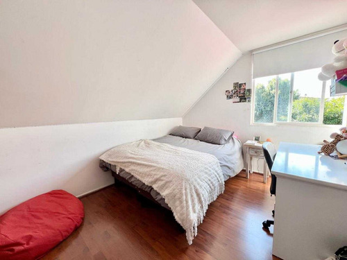 Casa En Condominio De 310 M2 Con Piscina (106395)