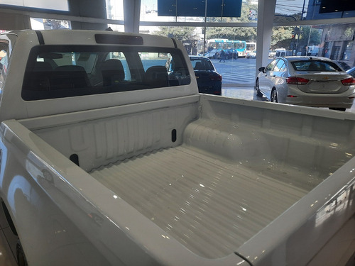 Imagen 4 de 18 de Chevrolet S10 Pick-up Ls Cabina Doble 4x2 2.8td Manual 2023