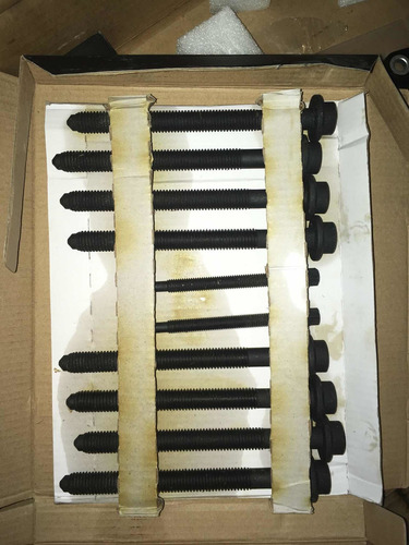 Imagen 2 de 3 de Tornillos De Tapa Válvulas Evergreen Para Ford Explorer 2006