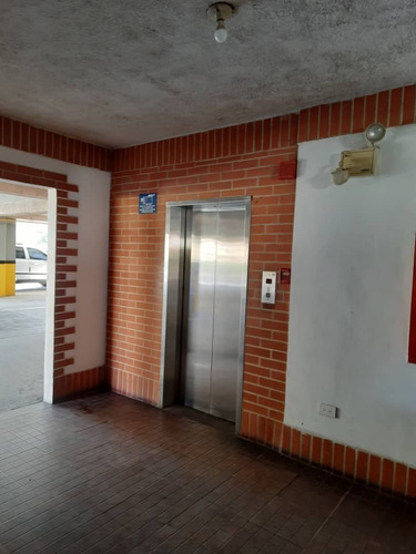 Imagen 11 de 19 de Fernando Guerrero Vende Apartamento En Tazajal Res Araguaney Suites