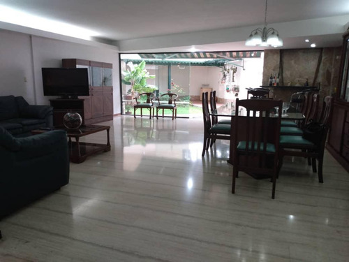 Se Vende  Apto 260m² 4h/4b/2p  Terrazas Del Avila