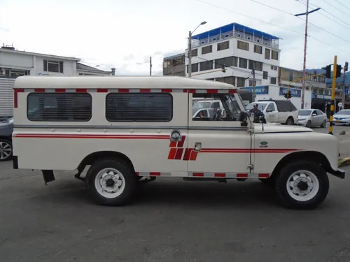 Land Rover Santana 2.4 Extra largo