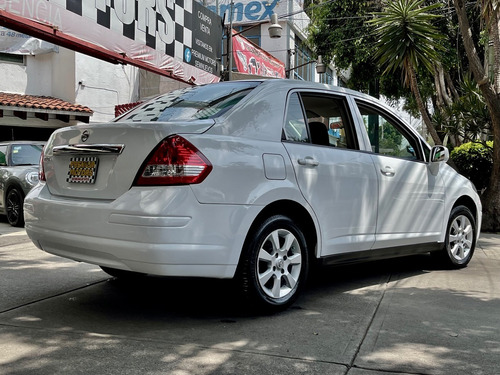 Imagen 7 de 15 de Nissan Tiida 2015