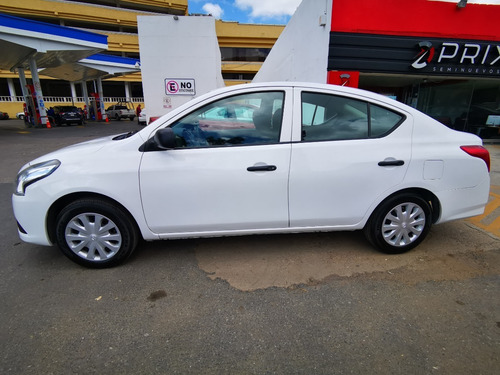 Imagen 4 de 12 de Nissan Versa Drive Tm 2018