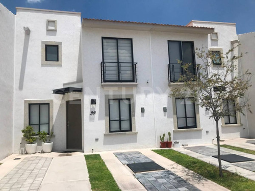 Casa En Renta Amueblada En Zakia, El Marqués, Querétaro