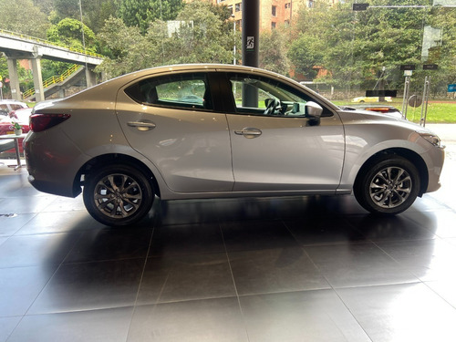 Imagen 4 de 18 de Mazda 2 Sedan Touring At 1.5 2024 / Mz127 / Vf
