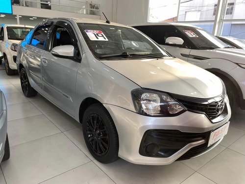 Toyota Etios Sedán 1.5 16v X Aut. 4p