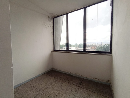 Imagen 27 de 30 de Edificio En Venta Con Local Comercias Y Apartamentos / Oficinas En Av. Libertador Barquisimeto. Cod. 23-15252 Para Mas Informacion 412-1498654 Katty Vasquez Asesor Inmobiliario Rentahouse. Negociable