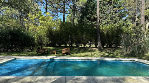 Venta Hermosa Casa En Bosque Carilo