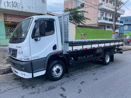 Mercedes Benz Accelo 1016