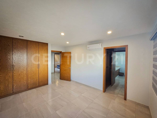 ¡casa En Venta En Santillana Parque Residencial! ¡zona Solares En Zapopan!