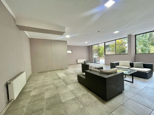 Depto En Venta De 2 Dorm. A Pasos Metro Hernando Magallanes