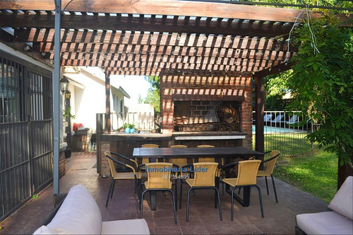 Casa De 3 Dormitorios En Colinas De Carrasco