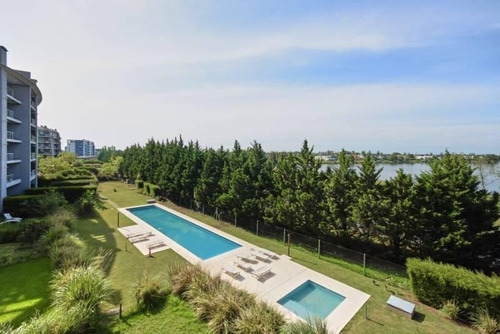 Imagen 18 de 27 de Divino 2 Amb Con Balcón Terraza, Parrilla Y Espectacular Vista Al Lago Central De Nordelta