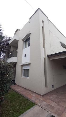 Barrio Los Dos Chinos, Funes, 4 Dormitorios, Pileta, Lote 525 M2, 197 M2 Cubiertos