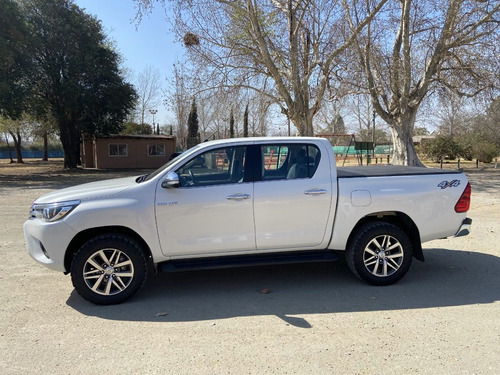 Imagen 2 de 11 de Toyota Hilux Srx At 4x4