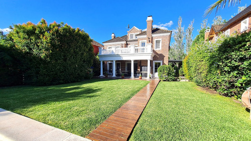 Dueño Vende! Gran Oportunidad Por Viaje. Casa Tasada En Usd450k! - Magnífica Propiedad Cerca De Todo En Barrio Privado De General Pacheco, Tigre/nordelta. Opción Alquiler - Intermediarios Abstenerse.