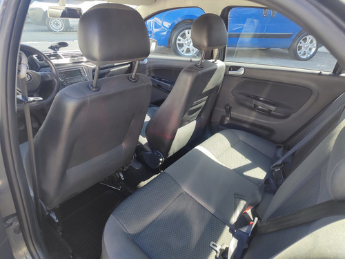 Volkswagen Voyage 1.6 Trenline 101cv