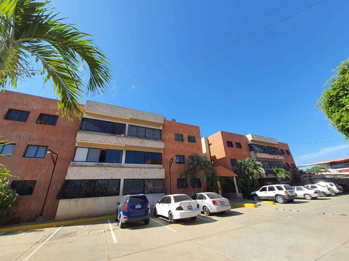 Imagen 10 de 22 de Apartamento En Alquiler En La Sagrada Familia Vanessa Suarez