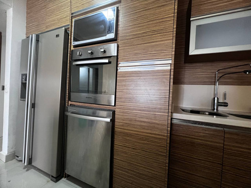 Apartamento En Uno De Los Mejores Edificios De La Isla, Playa Real, Isla De Margarita