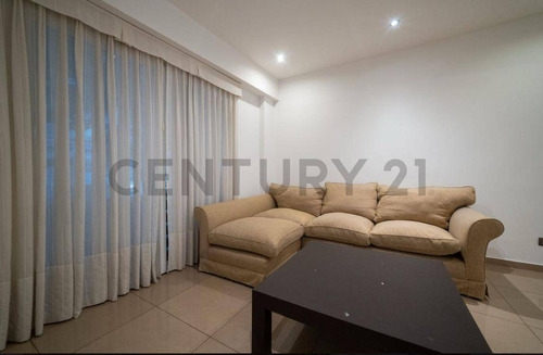 Venta Ph 3 Ambientes Con Patio Y Cochera/local En Zona Residencial De Lomas De Zamora.